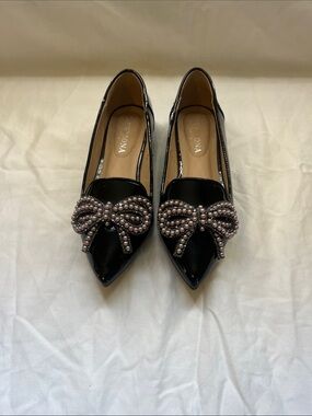 Versona Black Pointed Flats with Pearl Bow